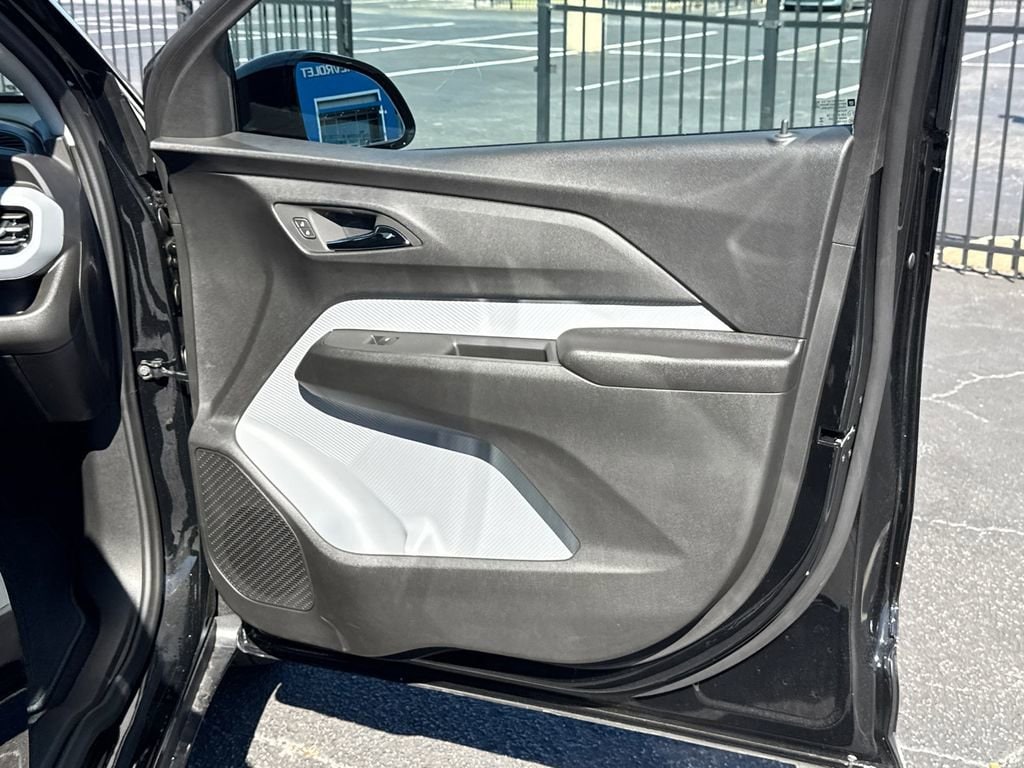 2027 Chevrolet Bolt LT - Photo 15