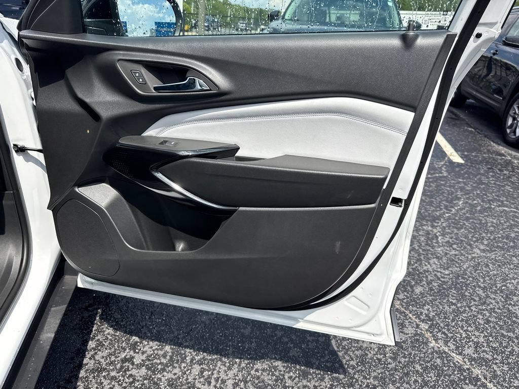 2026 Chevrolet Trax LT - Photo 15