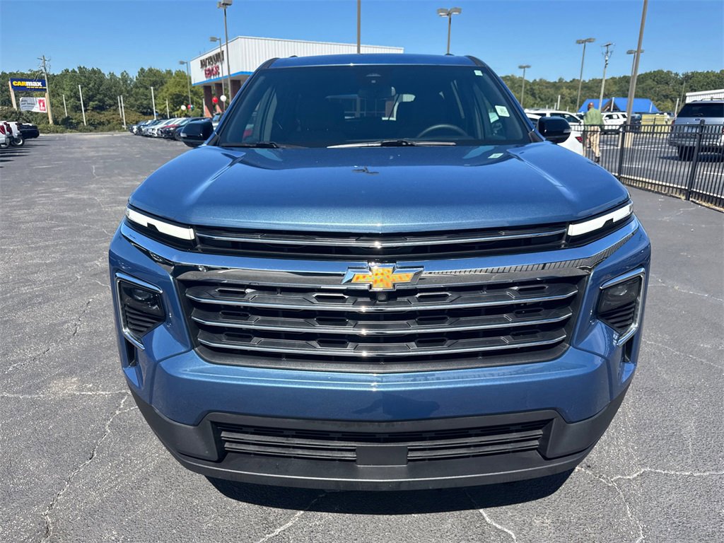 2025 Chevrolet Traverse photo 3