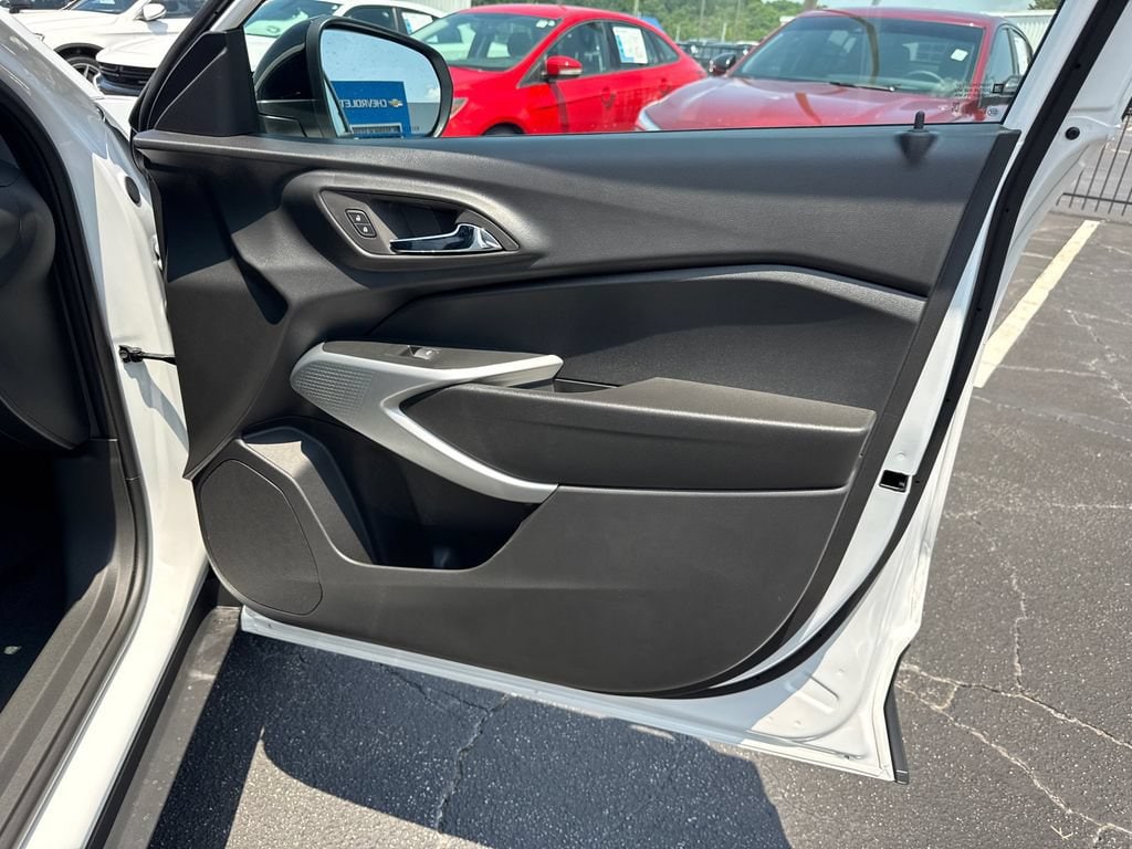 2026 Chevrolet Trax RS - Photo 15
