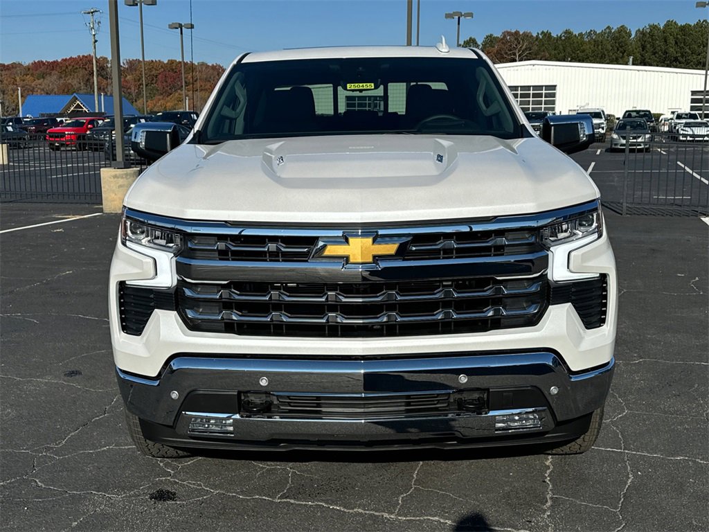 2025 Chevrolet Silverado 1500 LTZ photo 3