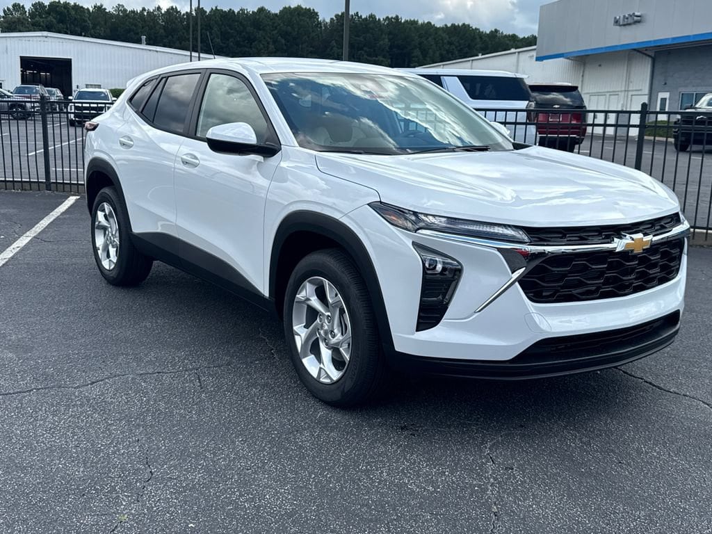 2026 Chevrolet Trax LS - Photo 4