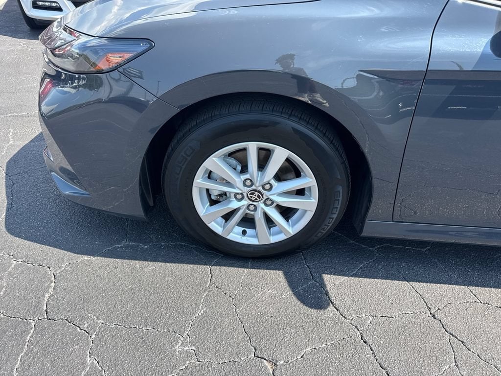 2025 Toyota Camry LE - Photo 12