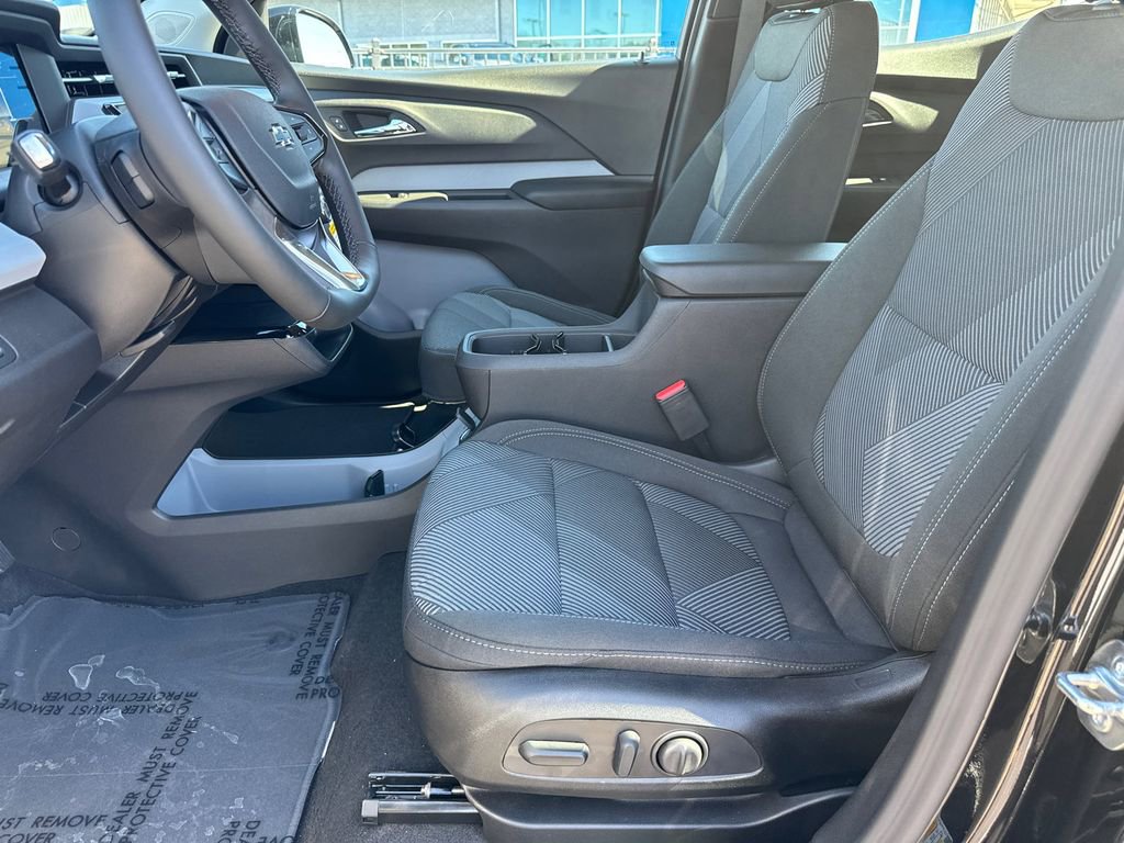 2027 Chevrolet Bolt LT - Photo 10