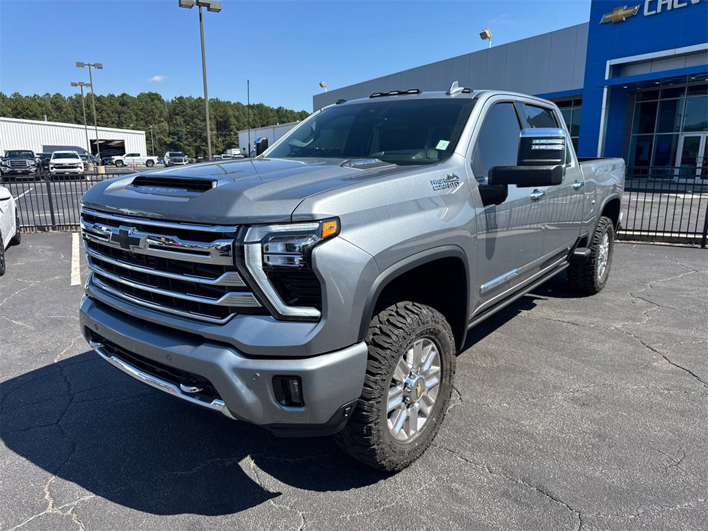 2025 Chevrolet Silverado 2500HD High Country photo 2