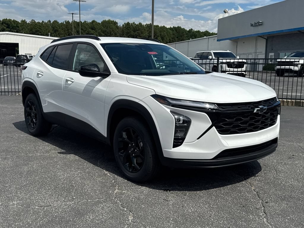 2026 Chevrolet Trax LT - Photo 4