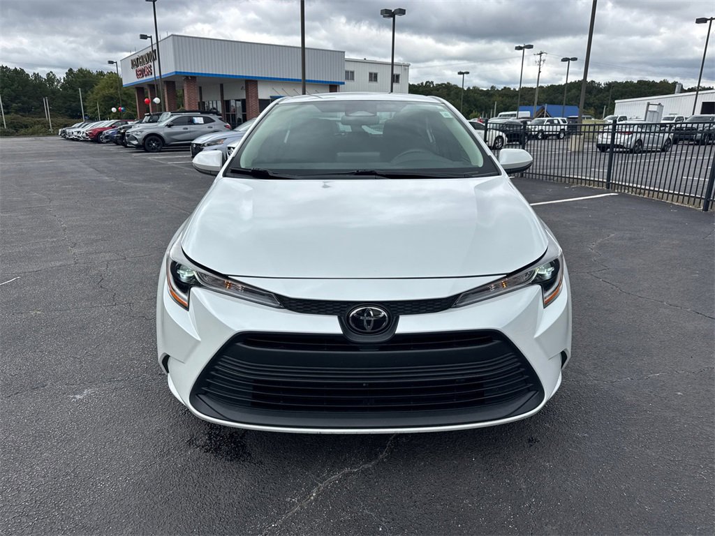 2023 Toyota Corolla LE photo 3