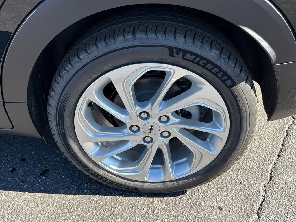 2027 Chevrolet Bolt LT - Photo 20