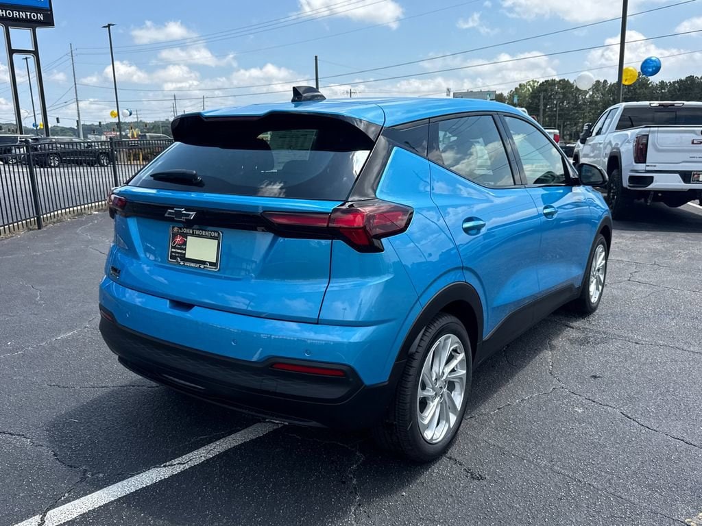 2027 Chevrolet Bolt LT - Photo 6