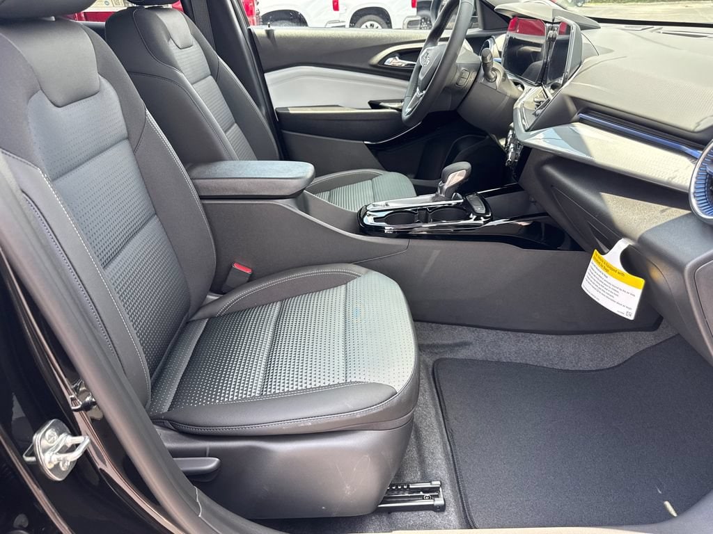2026 Chevrolet Trax LT - Photo 14