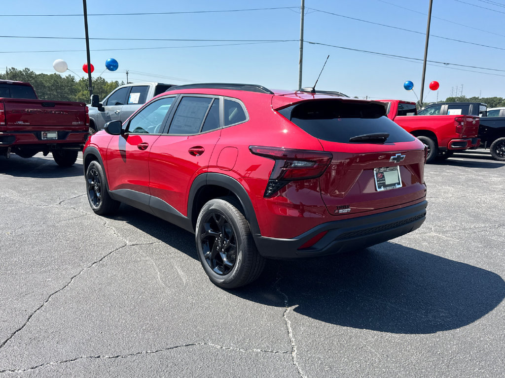 2026 Chevrolet Trax LT - Photo 8