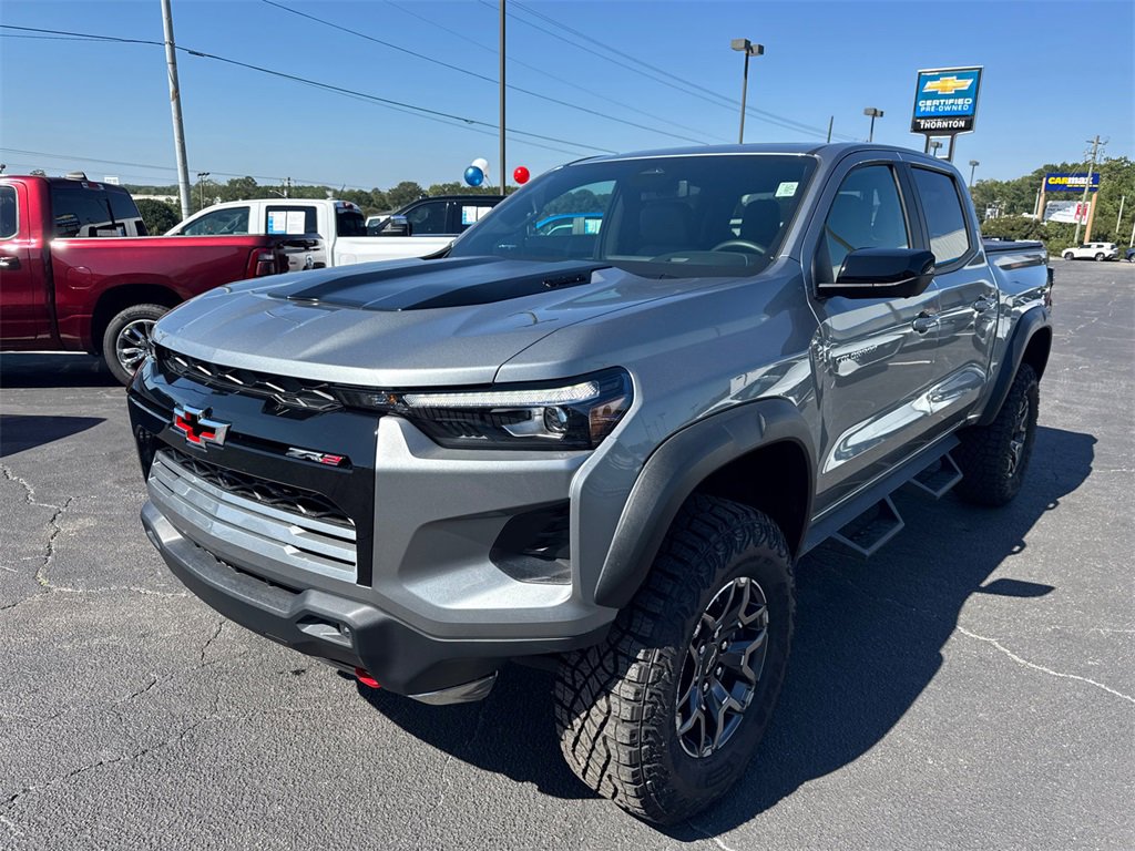 2025 Chevrolet Colorado ZR2 photo 2