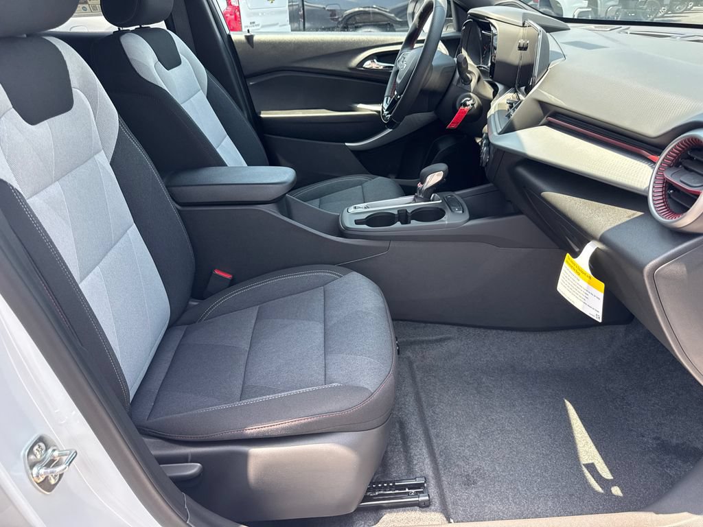 2026 Chevrolet Trax RS - Photo 14