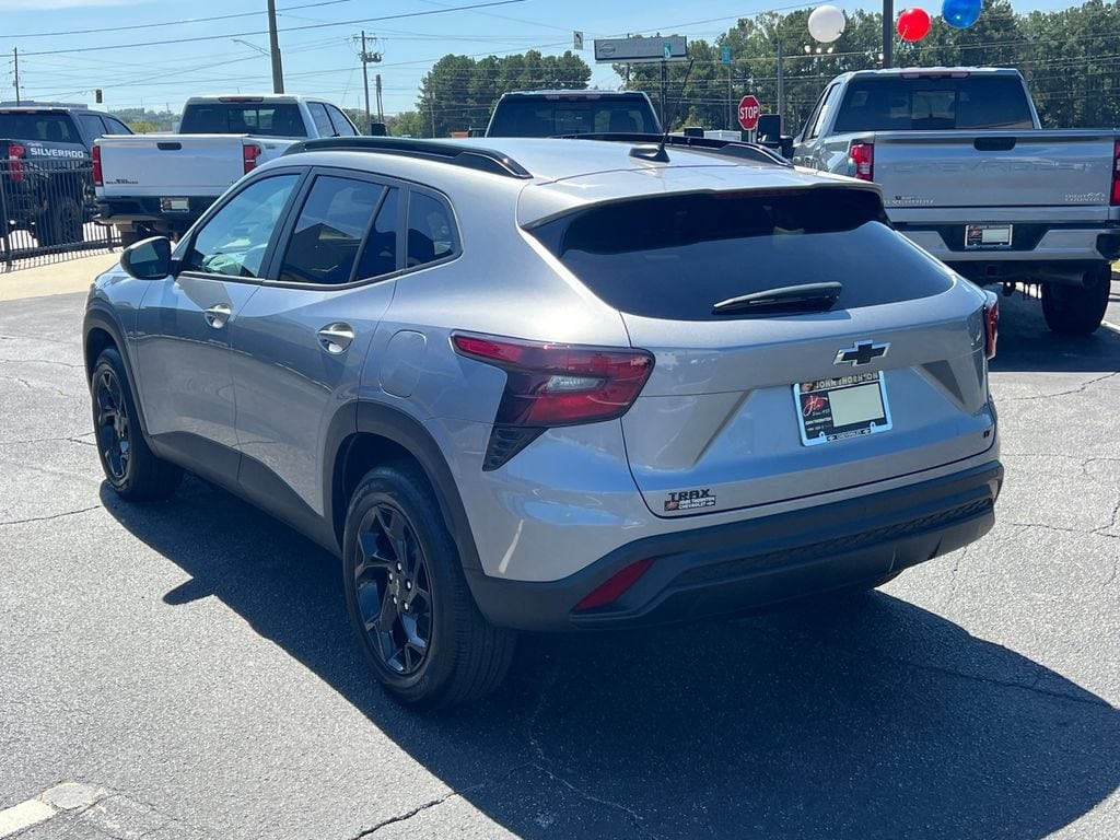 2026 Chevrolet Trax LT - Photo 8