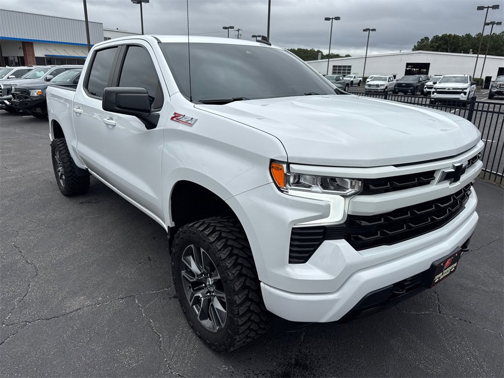 2024 Chevrolet Silverado 1500 RST photo 3