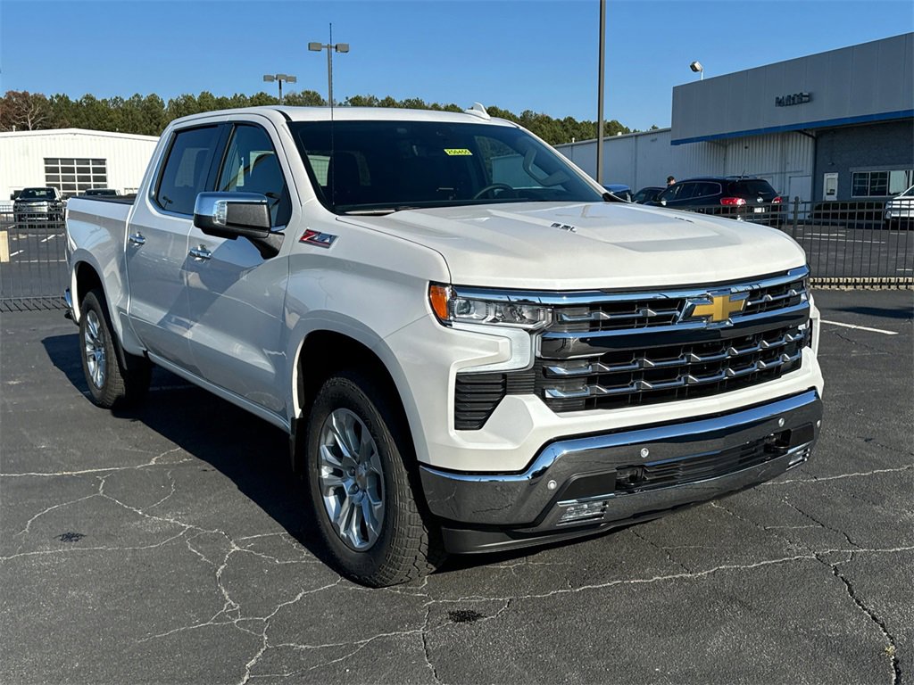 2025 Chevrolet Silverado 1500 LTZ photo 4