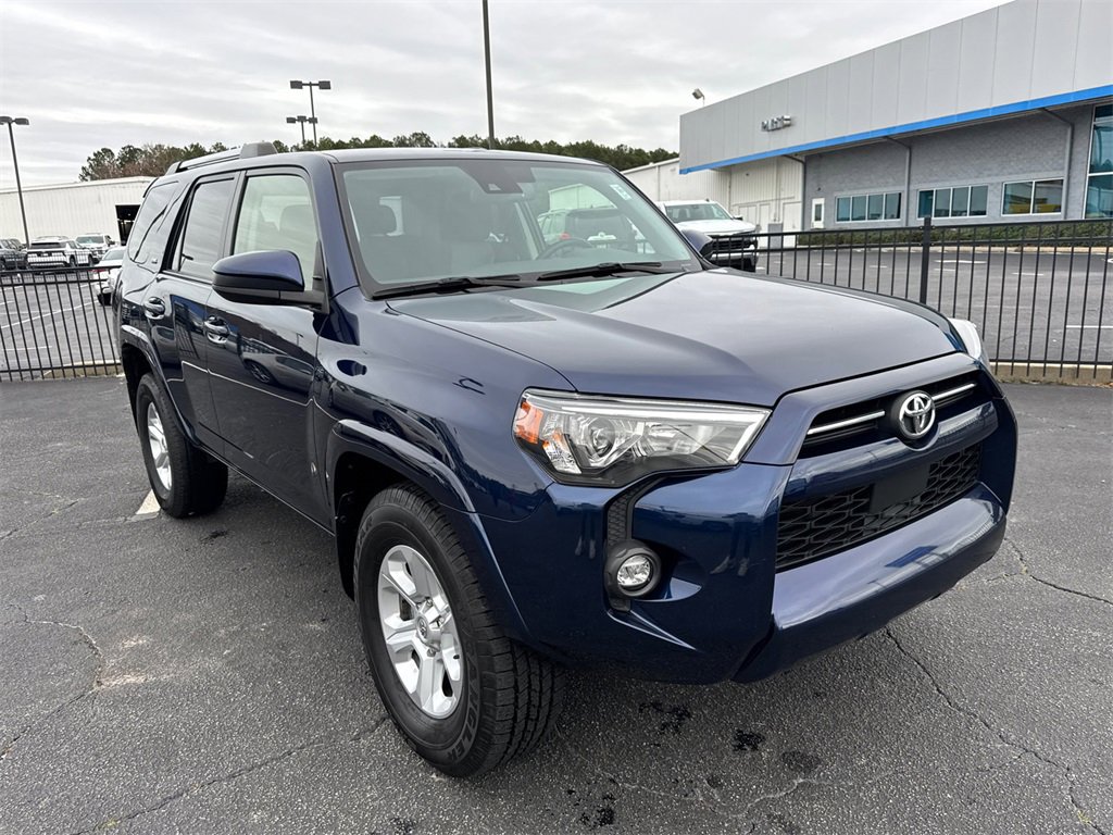 2022 Toyota 4Runner SR5 photo 3
