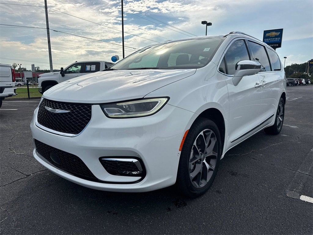 2021 Chrysler Pacifica Limited photo 2