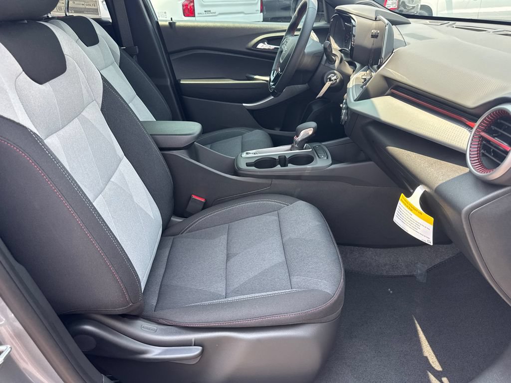 2026 Chevrolet Trax RS - Photo 14