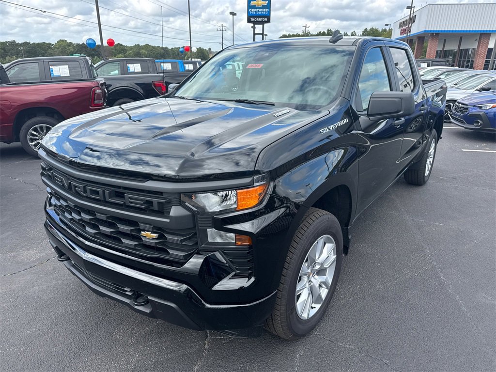 2026 Chevrolet Silverado 1500 Custom photo 2