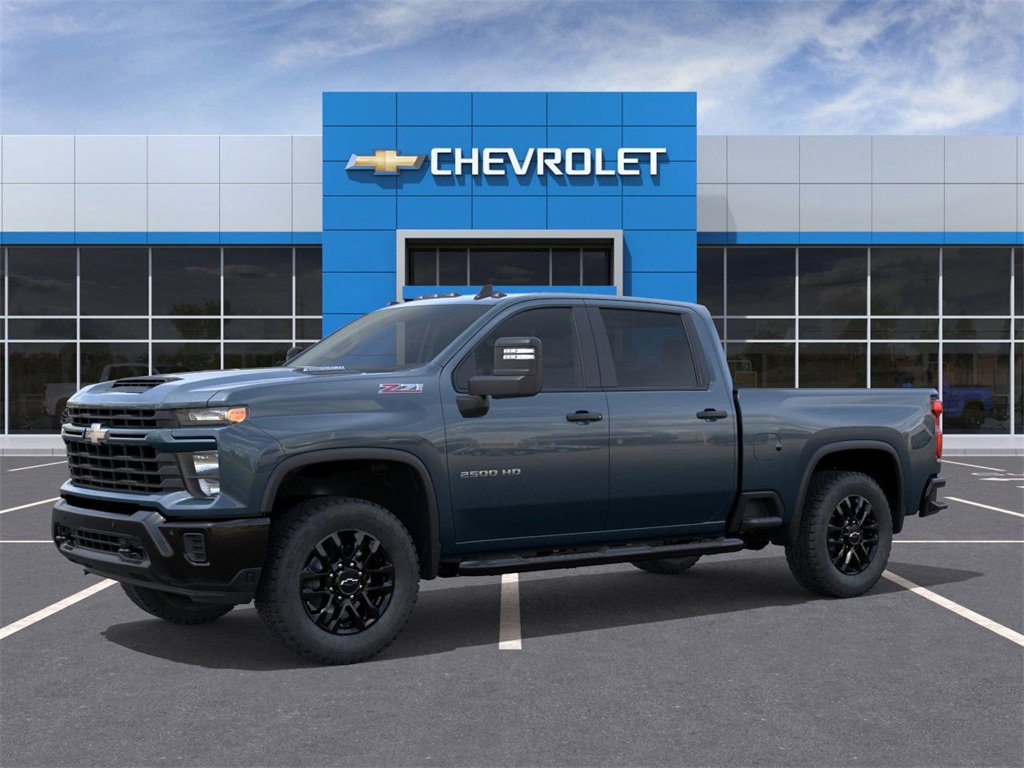2025 Chevrolet Silverado 2500HD Custom photo 2