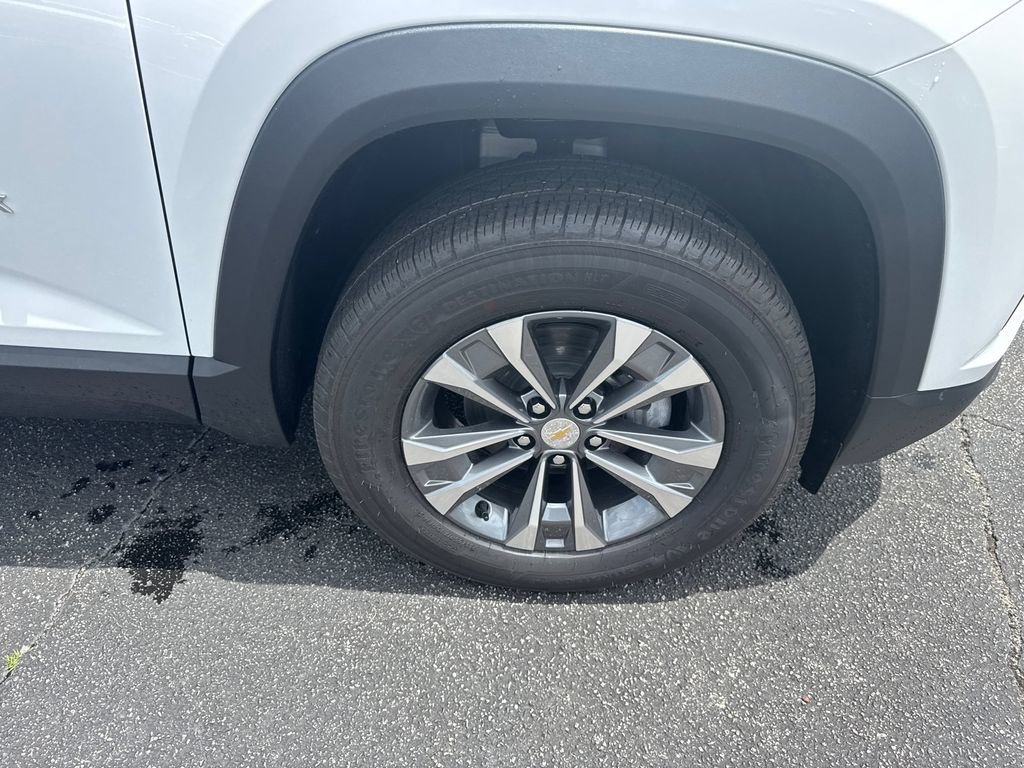 2026 Chevrolet Equinox LT - Photo 13