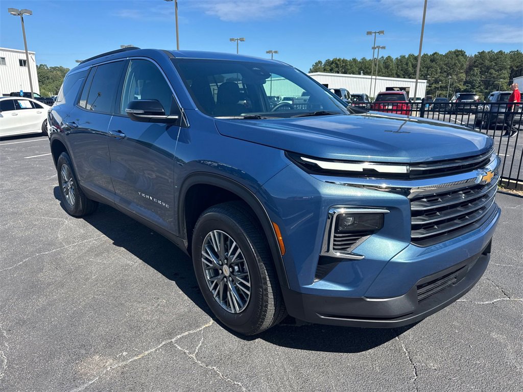 2025 Chevrolet Traverse photo 4
