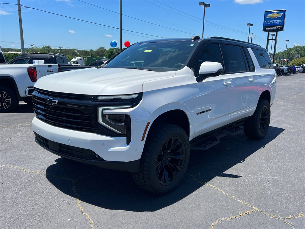 2025 Chevrolet Suburban RST photo 2