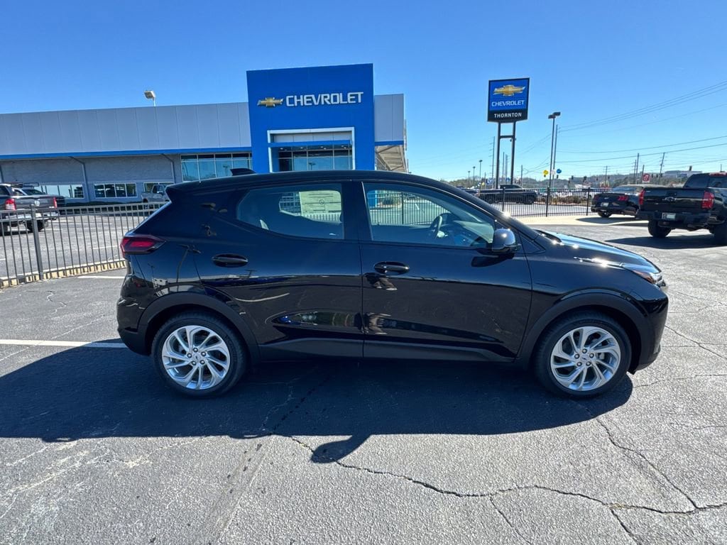 2027 Chevrolet Bolt LT - Photo 5