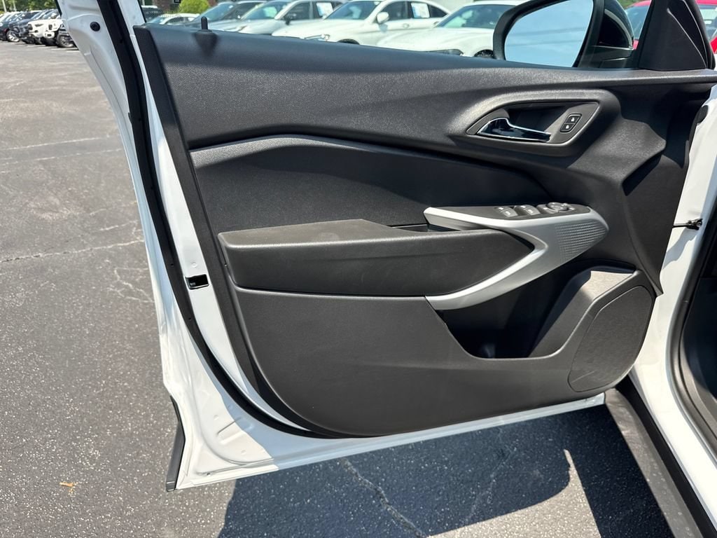 2026 Chevrolet Trax RS - Photo 11