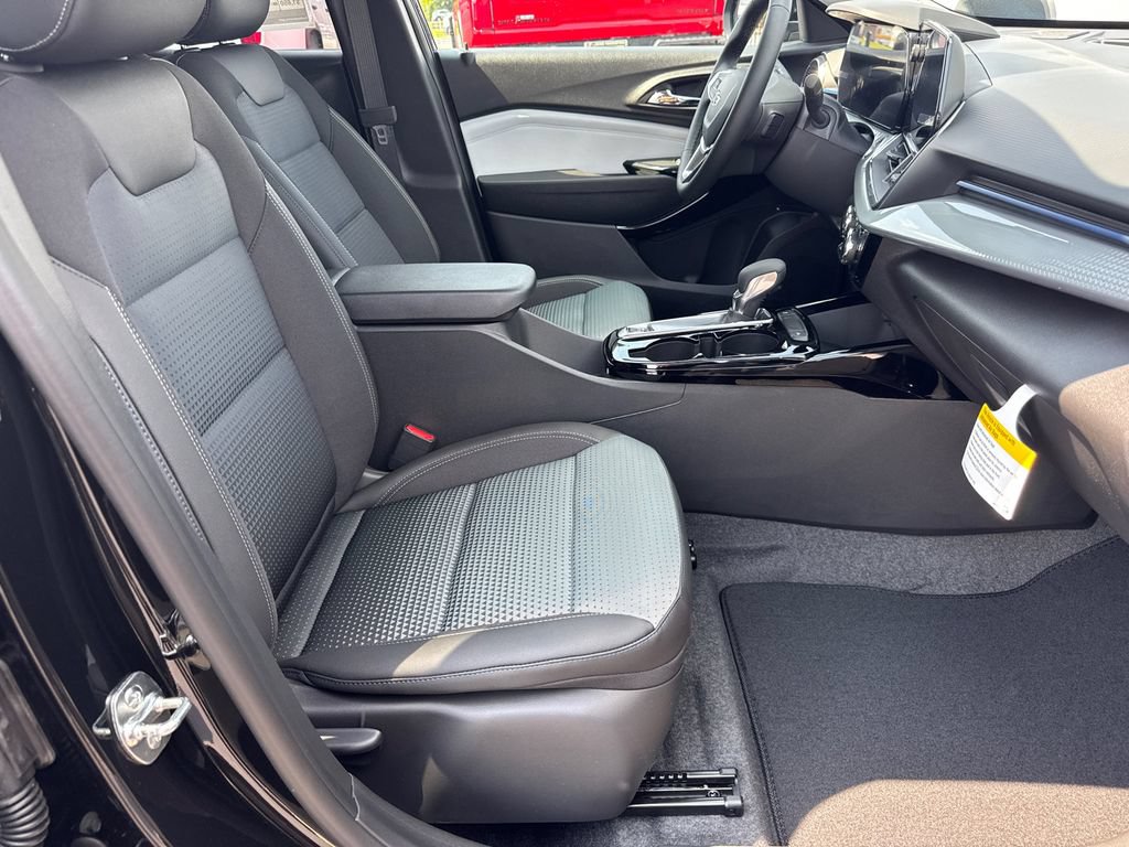 2026 Chevrolet Trax LT - Photo 14