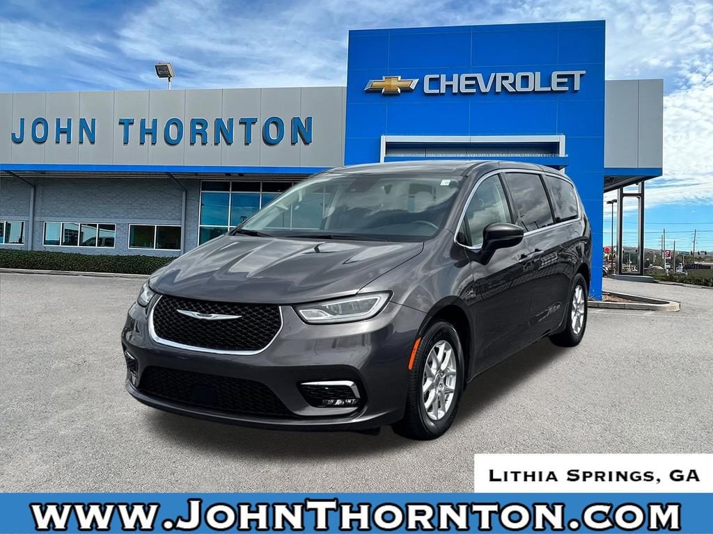 2023 Chrysler Pacifica Touring L's photo