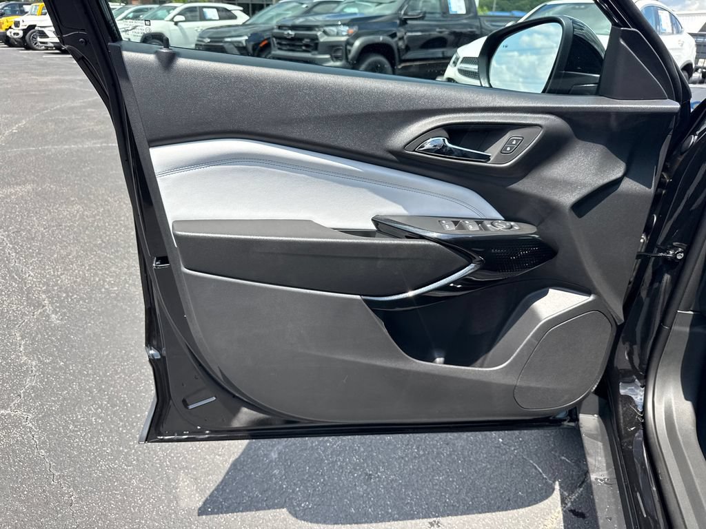 2026 Chevrolet Trax LT - Photo 11
