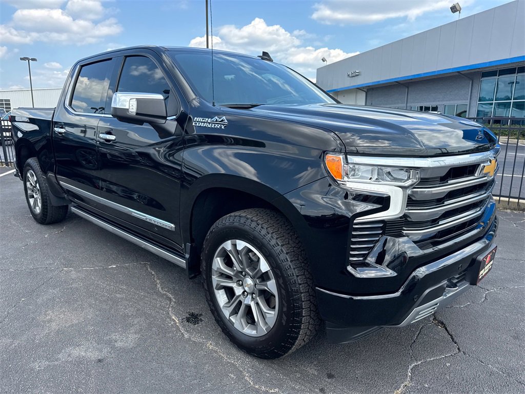 2024 Chevrolet Silverado 1500 High Country photo 2