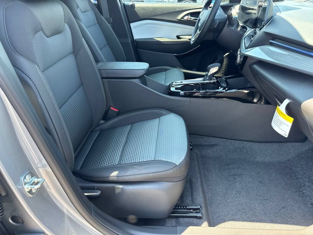 2026 Chevrolet Trax LT - Photo 14