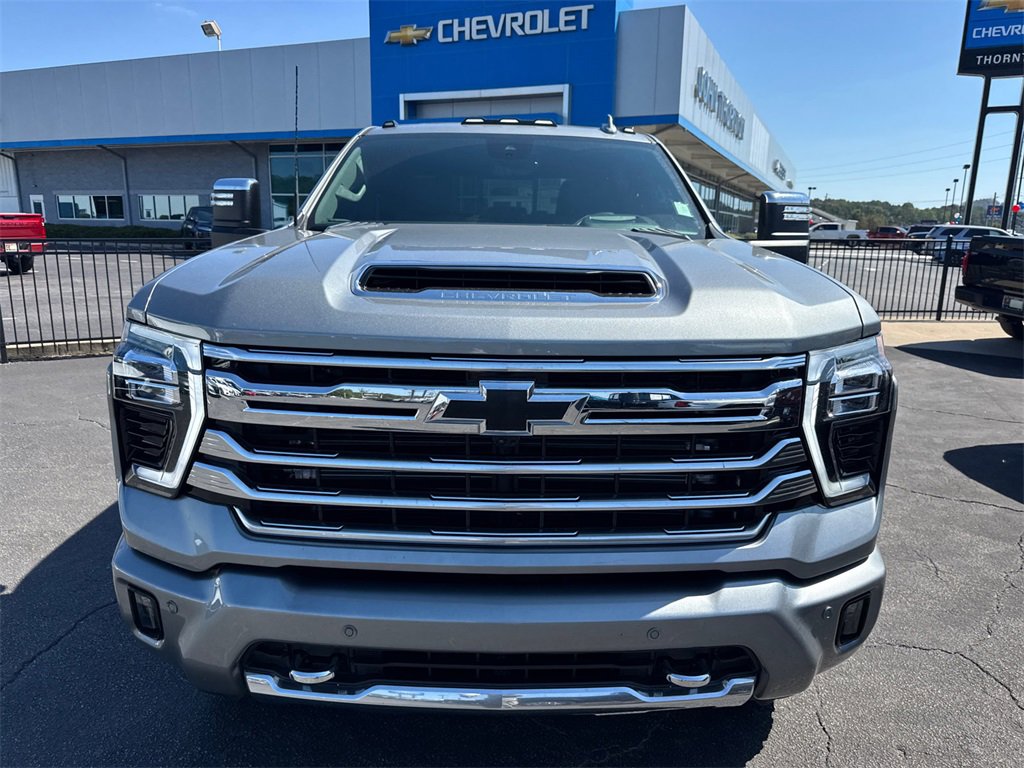 2025 Chevrolet Silverado 2500HD High Country photo 3