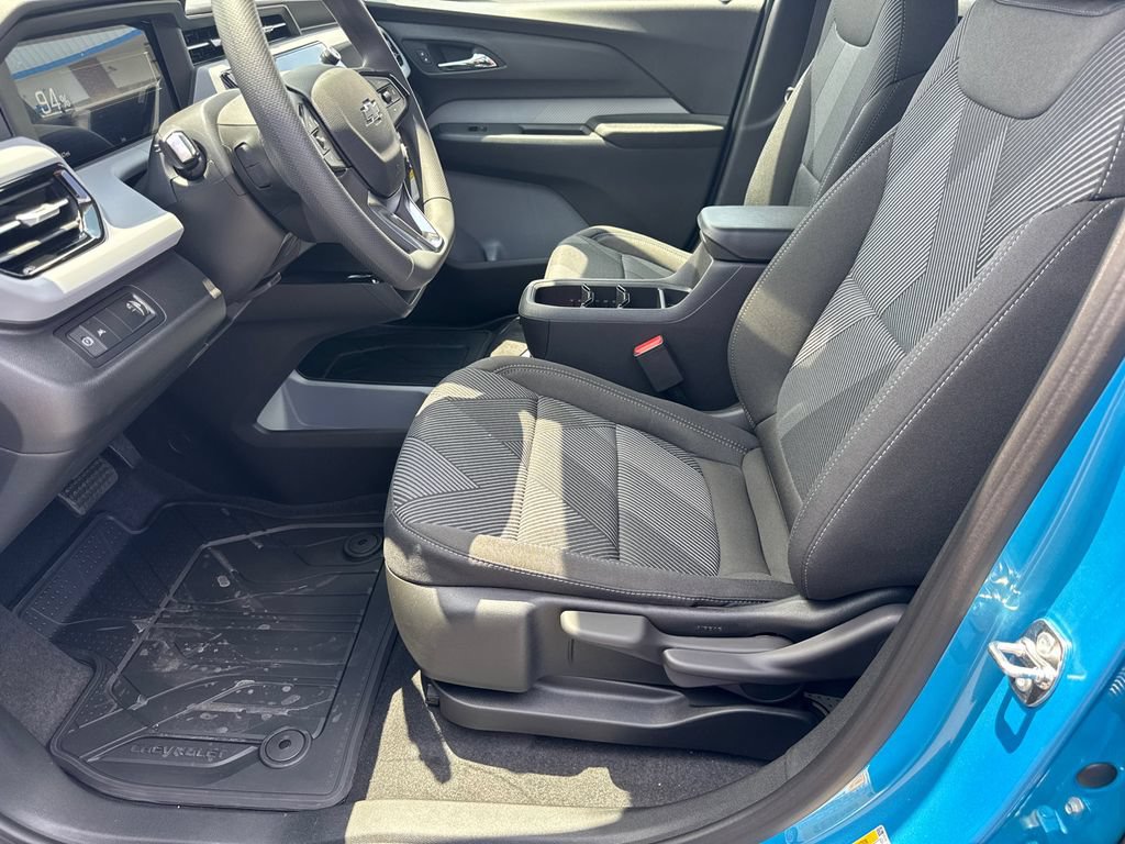 2027 Chevrolet Bolt LT - Photo 10