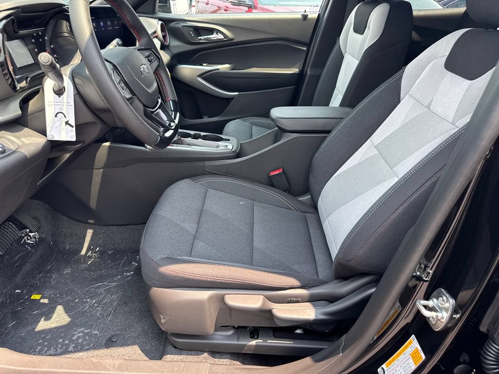 2026 Chevrolet Trax RS - Photo 9
