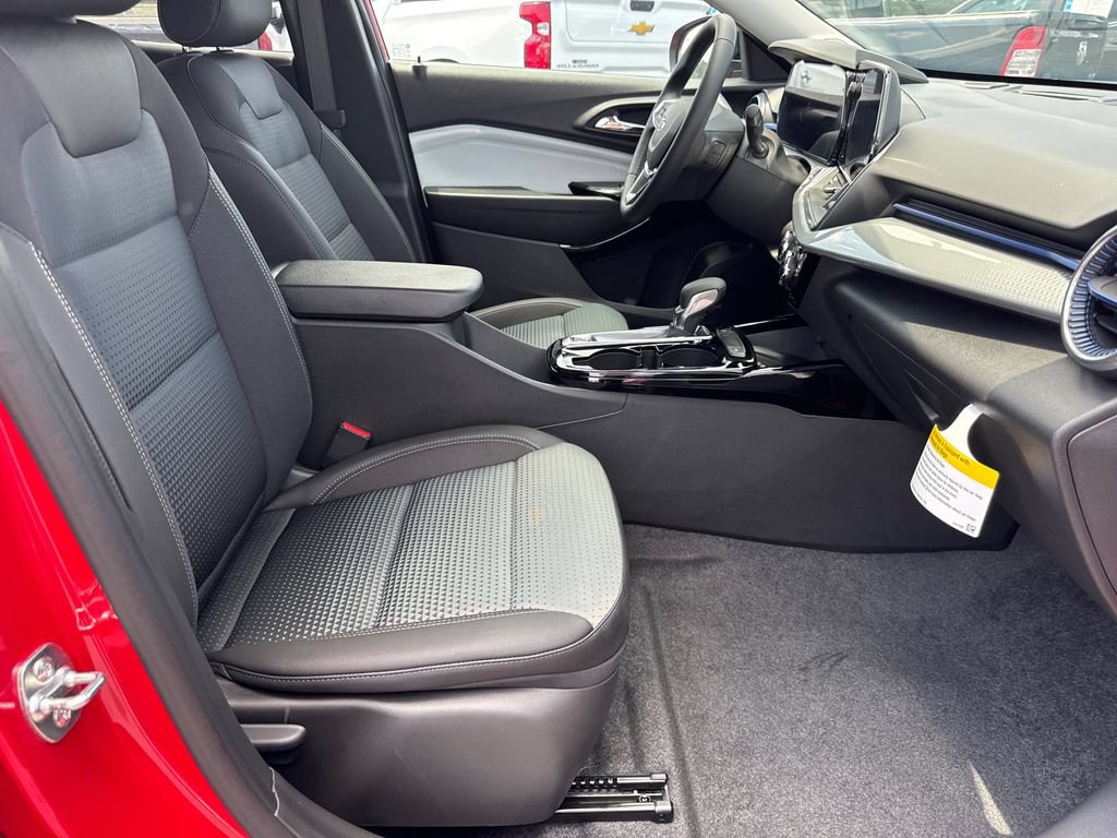2026 Chevrolet Trax LT - Photo 14