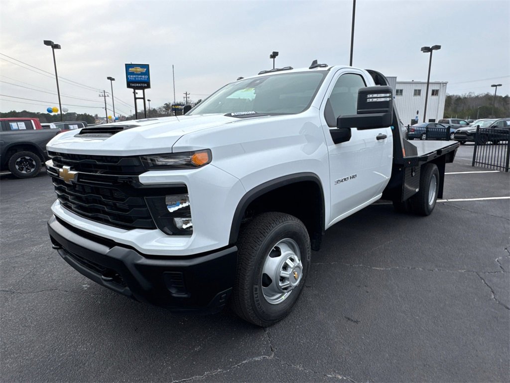 2025 Chevrolet Silverado 3500HD Work Truck photo 2