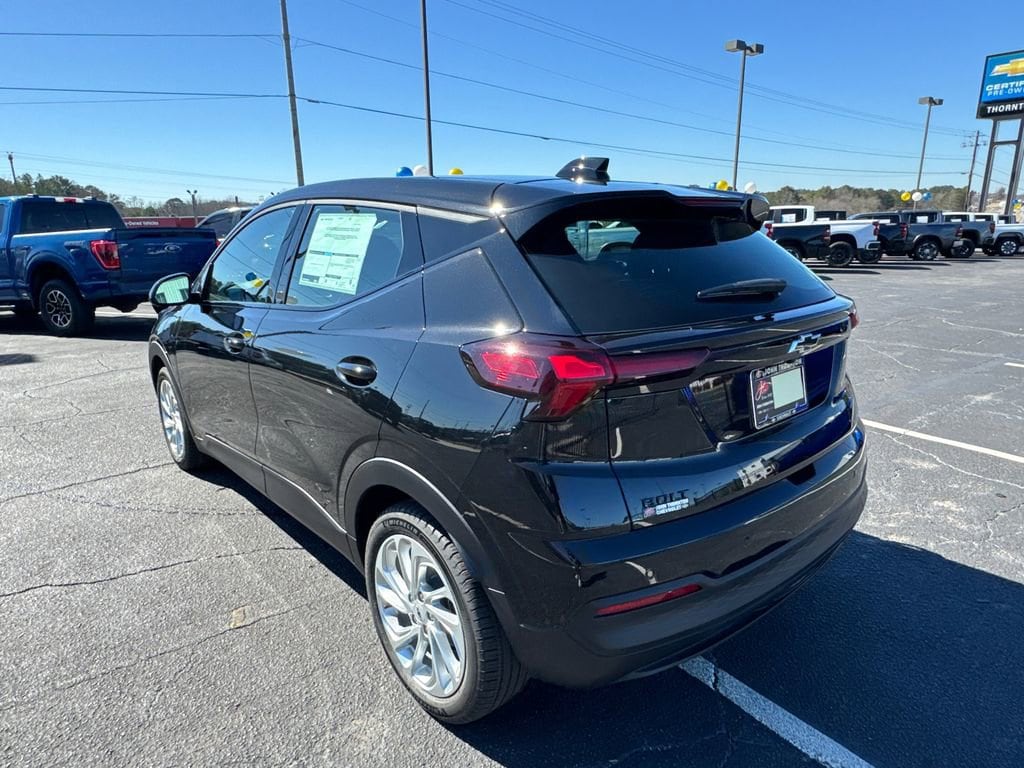 2027 Chevrolet Bolt LT - Photo 8