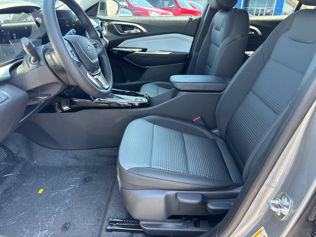 2026 Chevrolet Trax LT - Photo 10