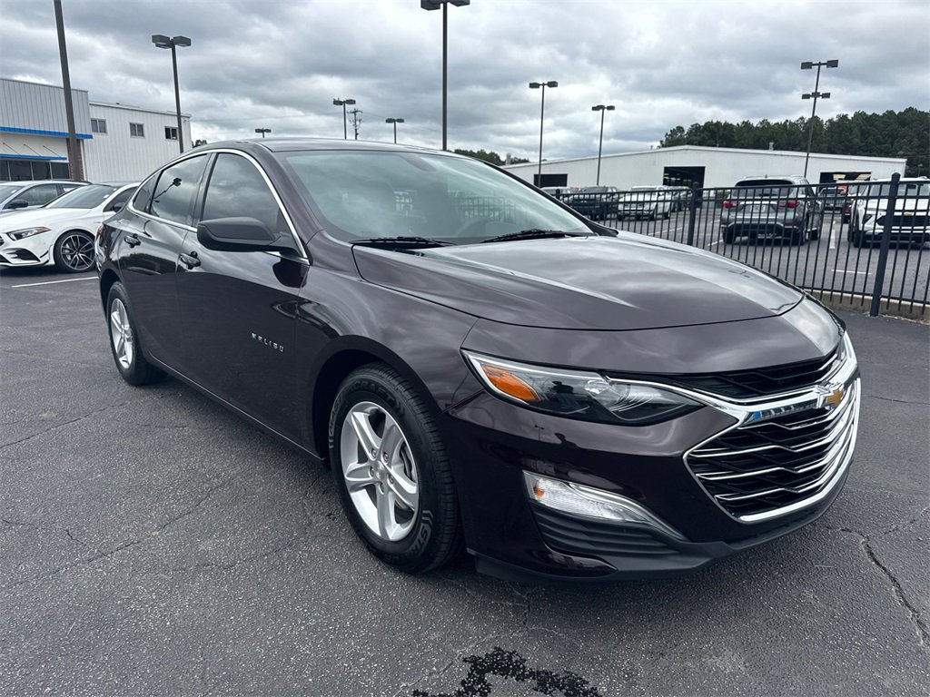 2021 Chevrolet Malibu LS photo 3
