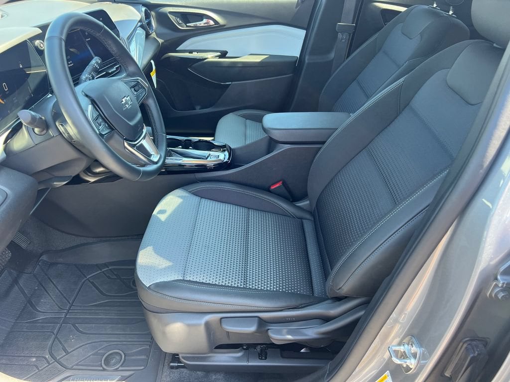 2026 Chevrolet Trax LT - Photo 10