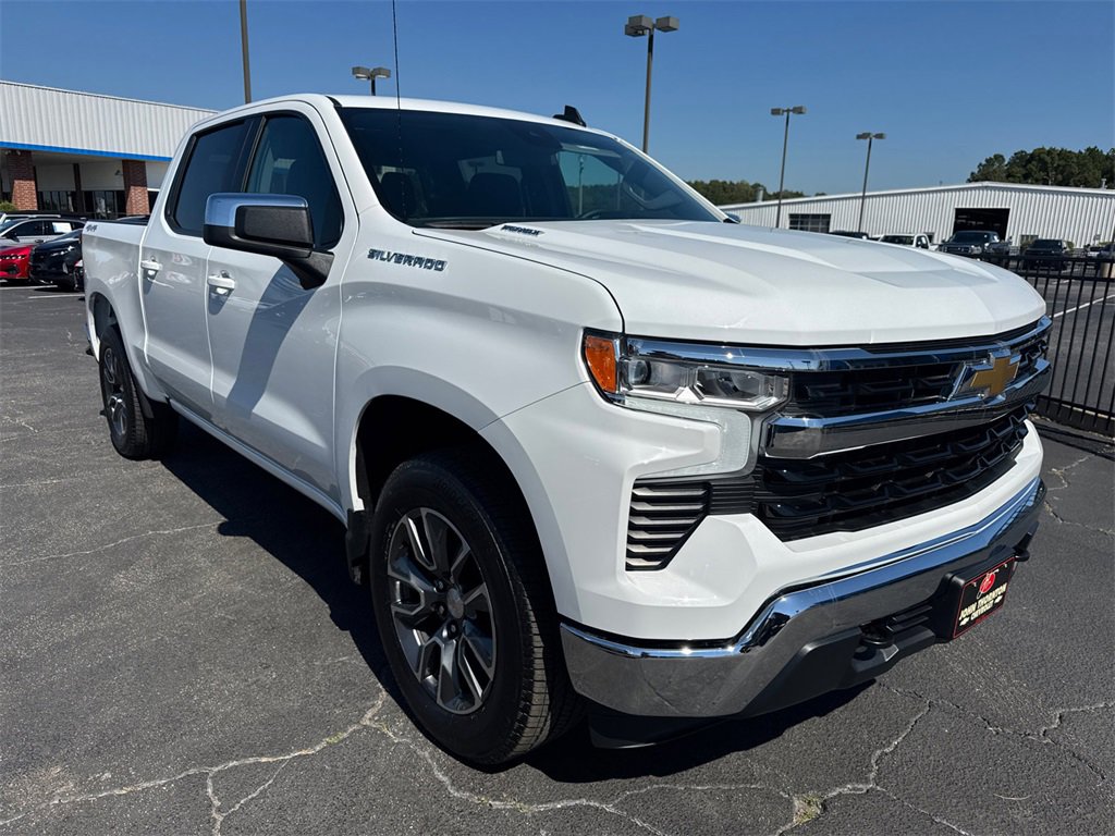 2025 Chevrolet Silverado 1500 LT photo 3
