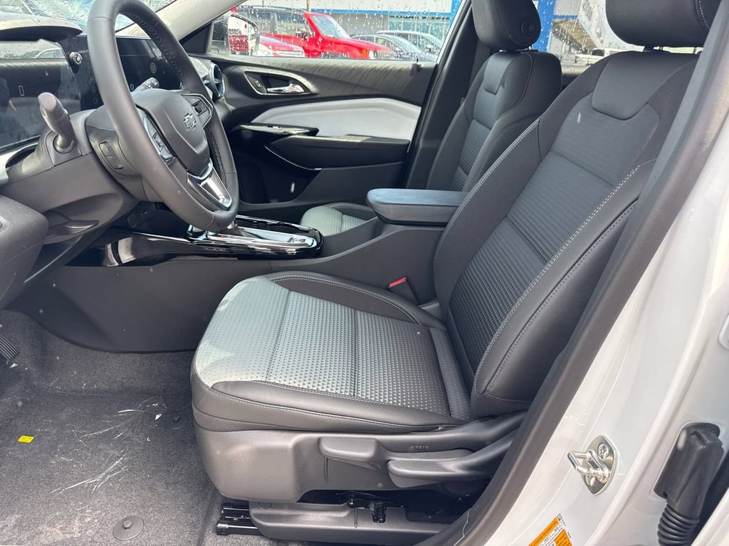2026 Chevrolet Trax LT - Photo 10