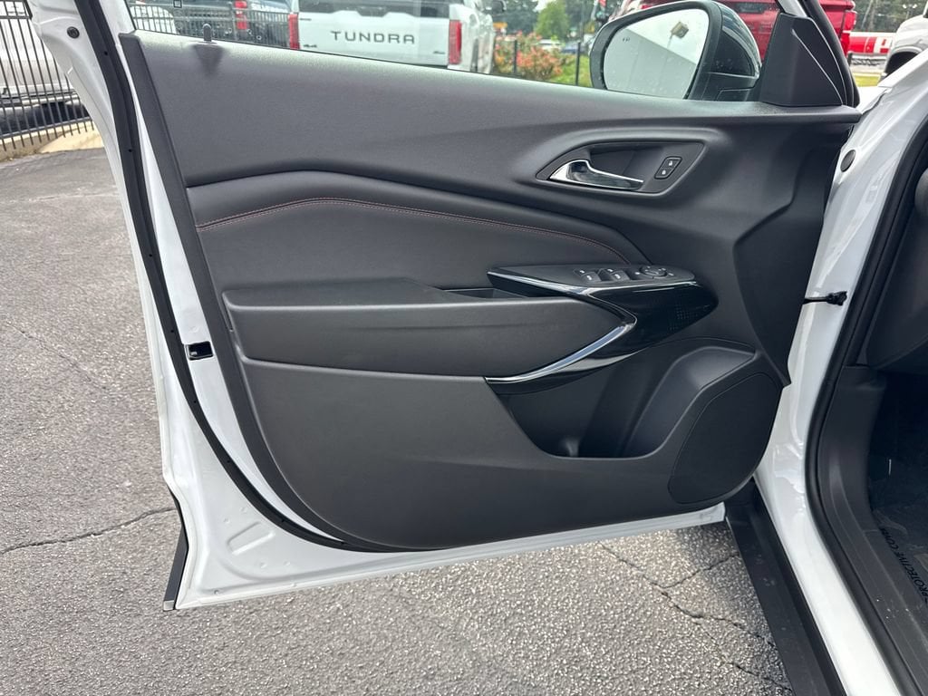 2026 Chevrolet Trax RS - Photo 11