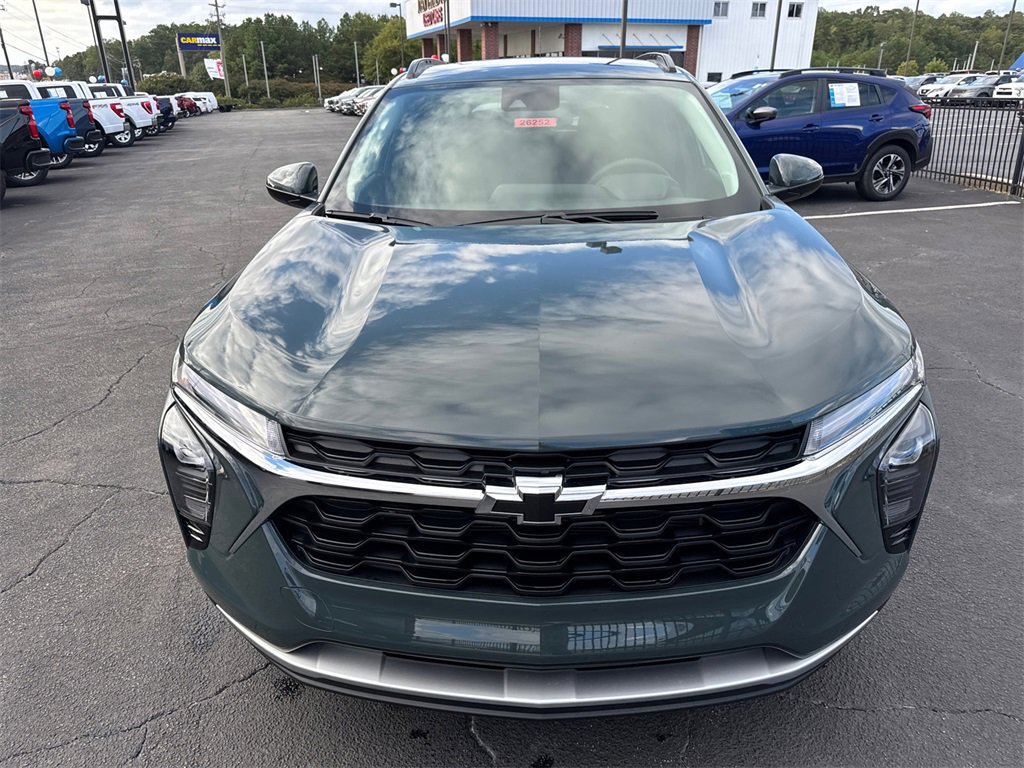 2026 Chevrolet Trax LT photo 3