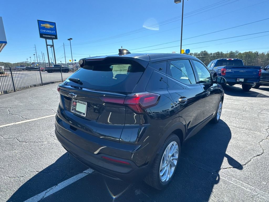 2027 Chevrolet Bolt LT - Photo 6