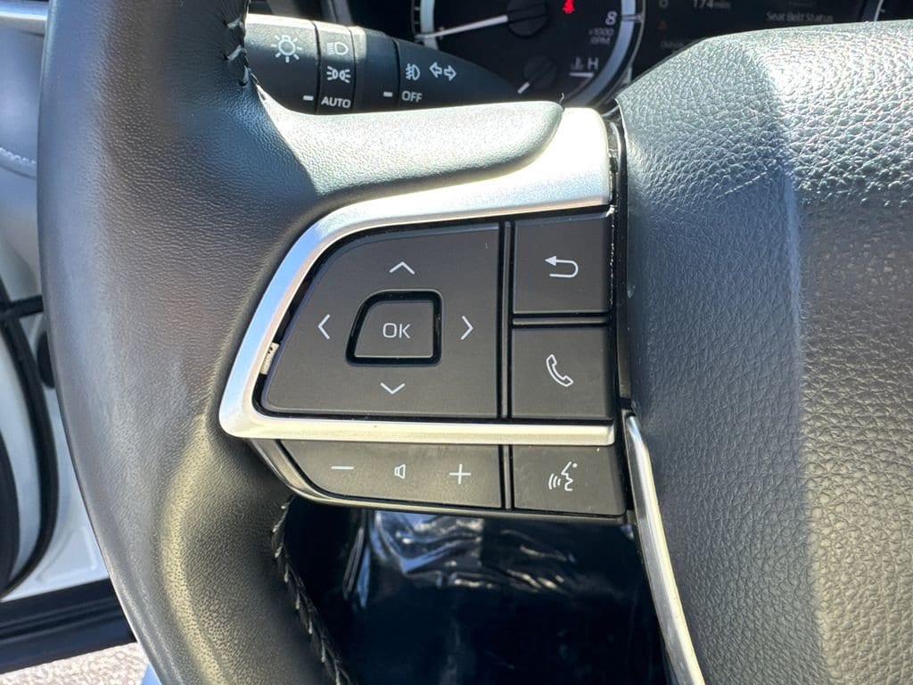 2023 Toyota Highlander LE - Photo 27